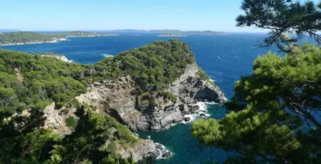 sentier du littoral à Hyères après le kitesurf ou wingfoil