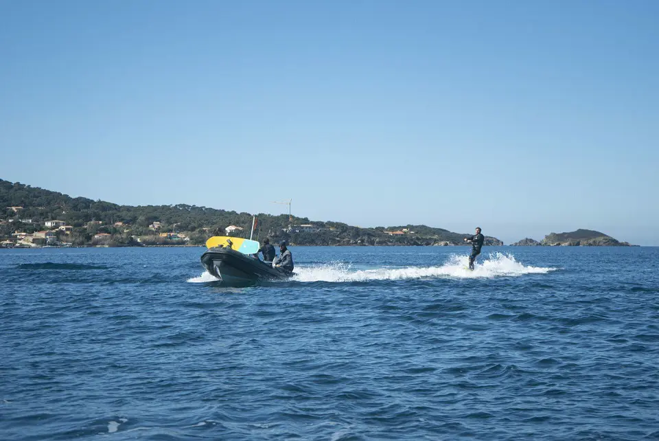 wake kitesurf position