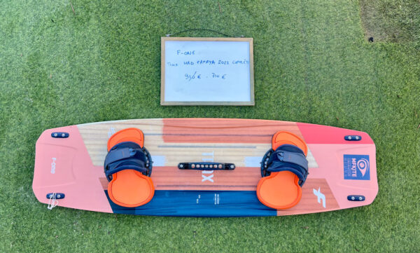 fone trax HRD PAPAYA 2022 kitesurf twin tip occasion