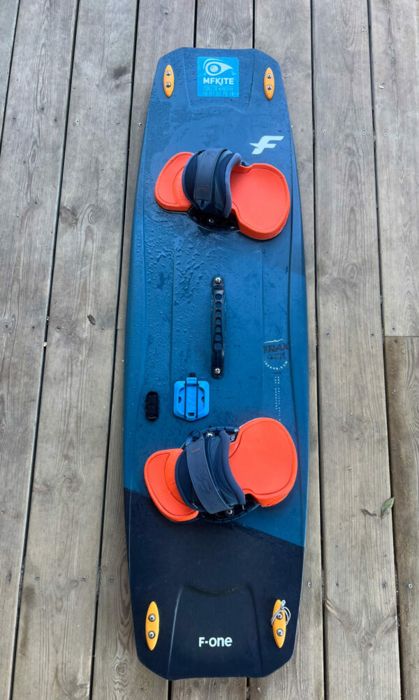 F-one Trax Carbon 2021 136x40,5 PLANCHE KITESURF OCCASION trax carbon 2021