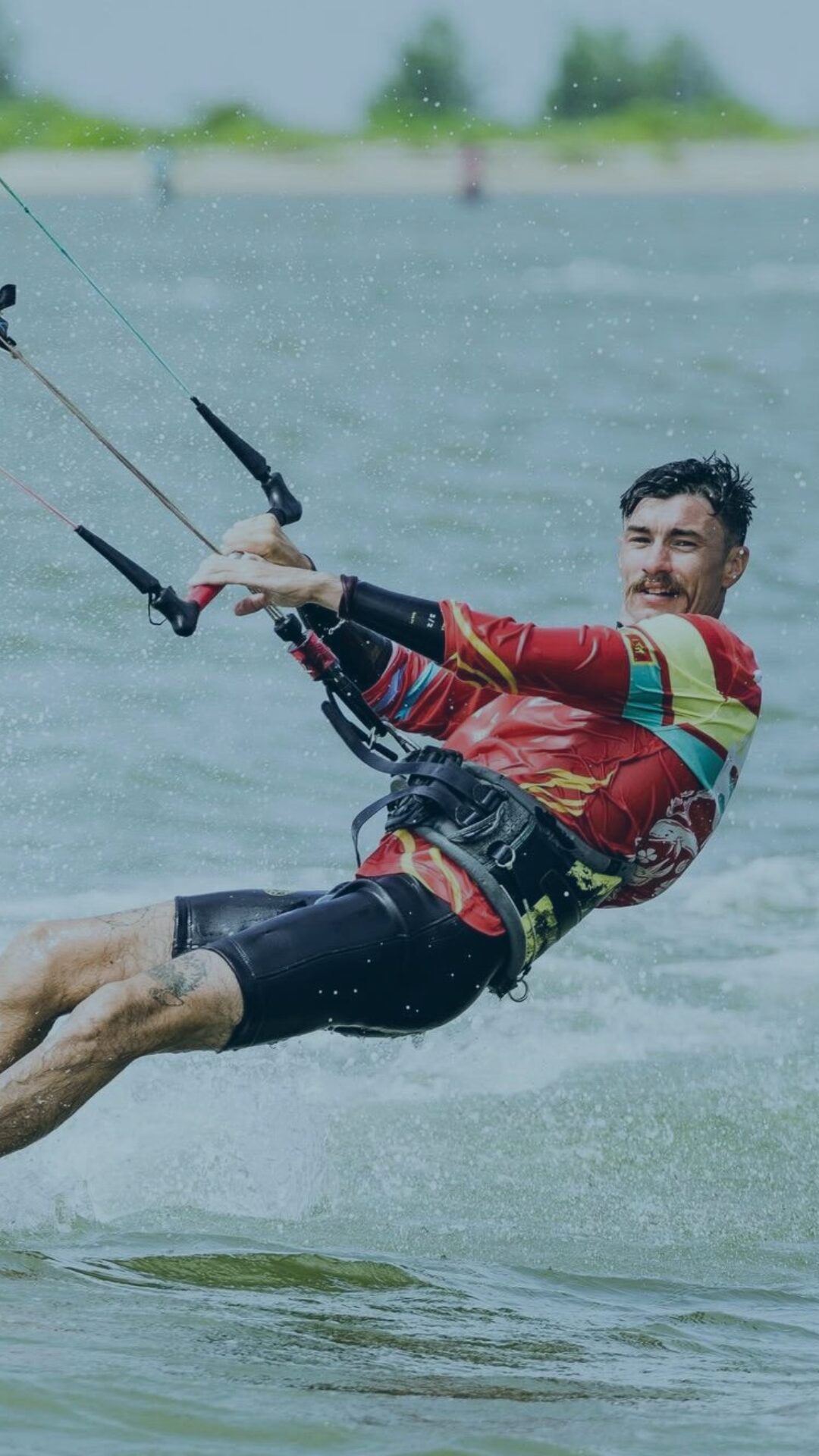 Valentin moniteur kitesurf wingfoil